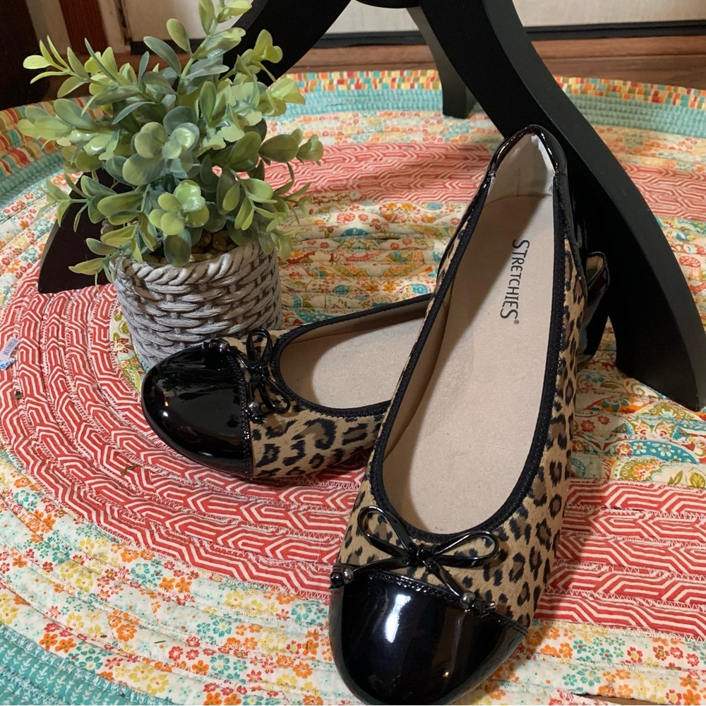 Stretchies Brand Size 8.5 W Leopard Cheetah Print Shoes
